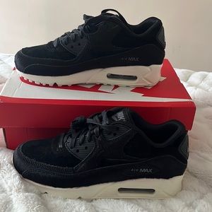 Air Max 90 exotic animal “pony”